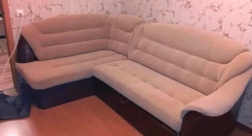 Перетяжка углового дивана. Краснозаводск